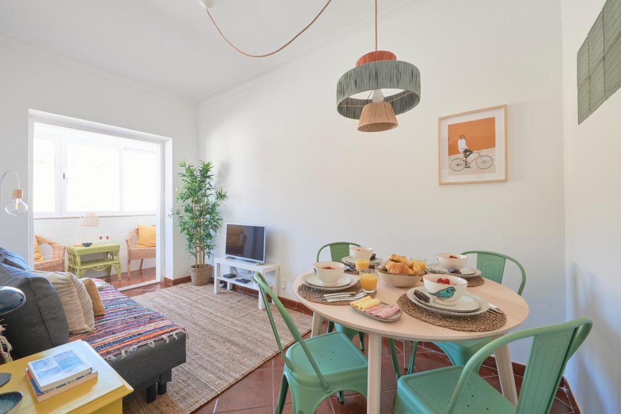 Central & Sunny 2Br Apt Near Beach, By Timecooler Setúbal Exteriör bild