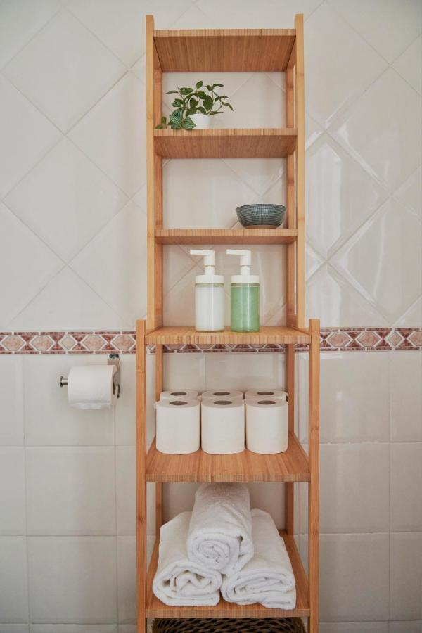 Central & Sunny 2Br Apt Near Beach, By Timecooler Setúbal Exteriör bild