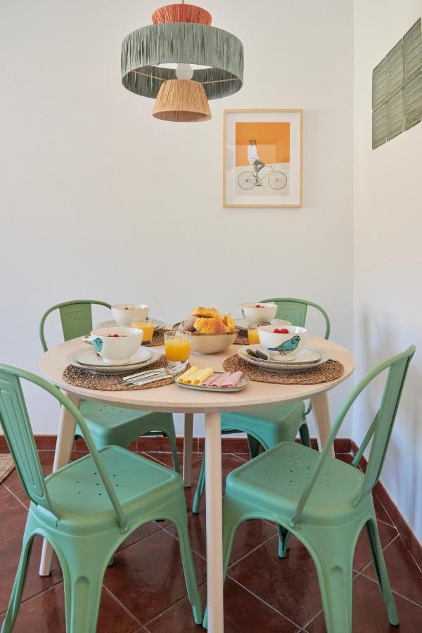 Central & Sunny 2Br Apt Near Beach, By Timecooler Setúbal Exteriör bild