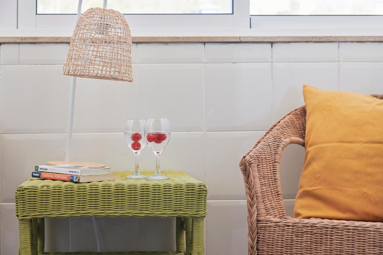 Central & Sunny 2Br Apt Near Beach, By Timecooler Setúbal Exteriör bild