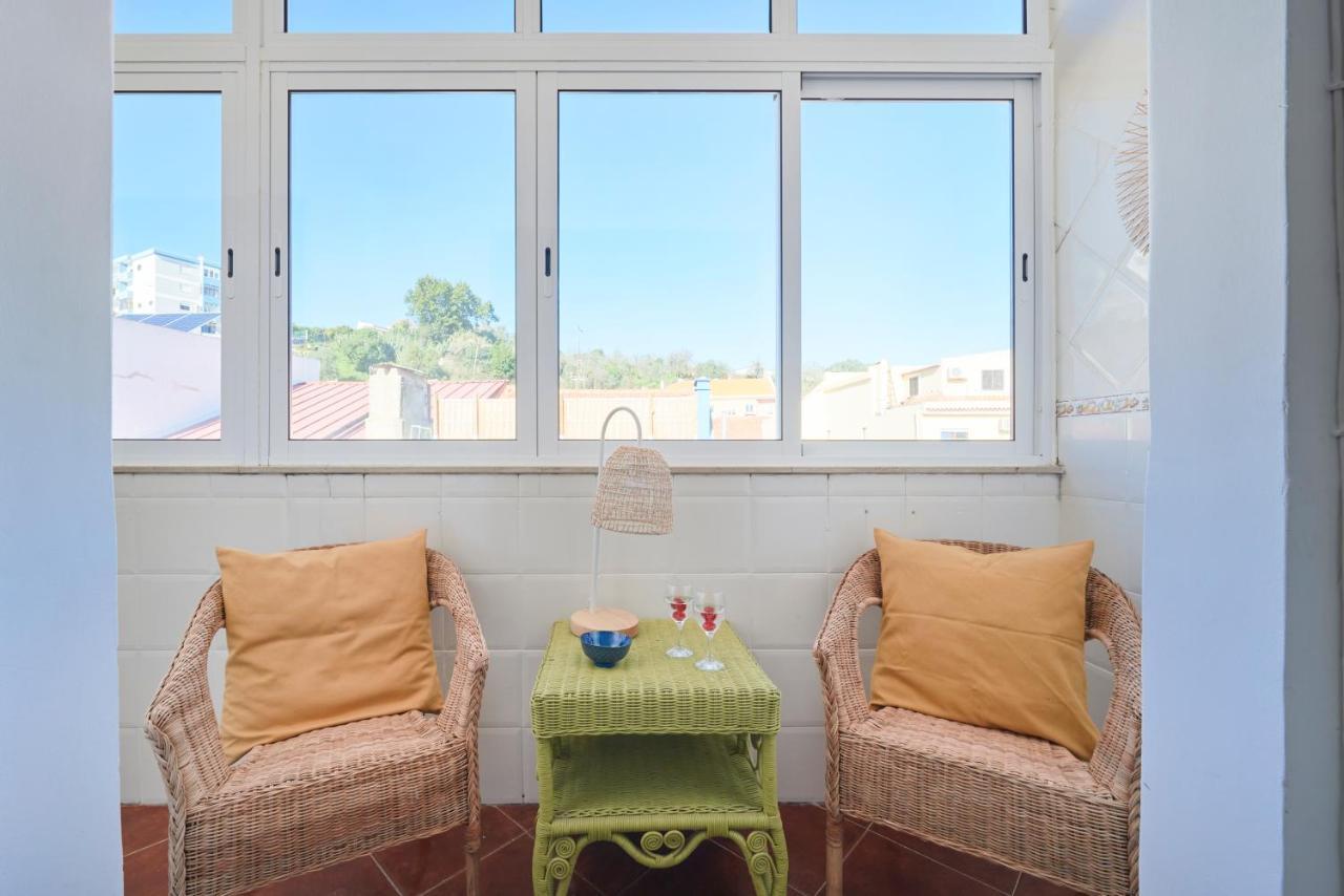 Central & Sunny 2Br Apt Near Beach, By Timecooler Setúbal Exteriör bild