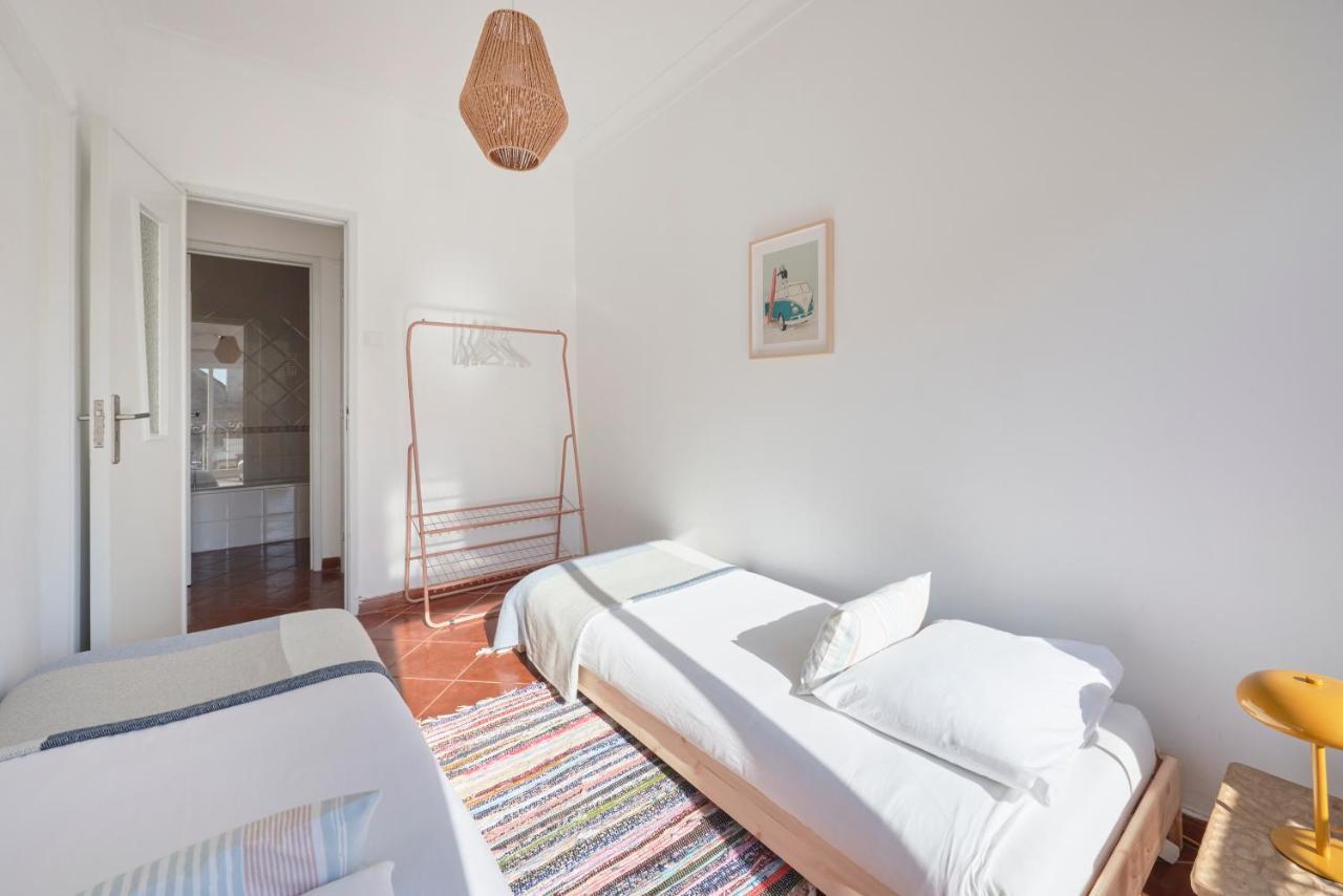 Central & Sunny 2Br Apt Near Beach, By Timecooler Setúbal Exteriör bild