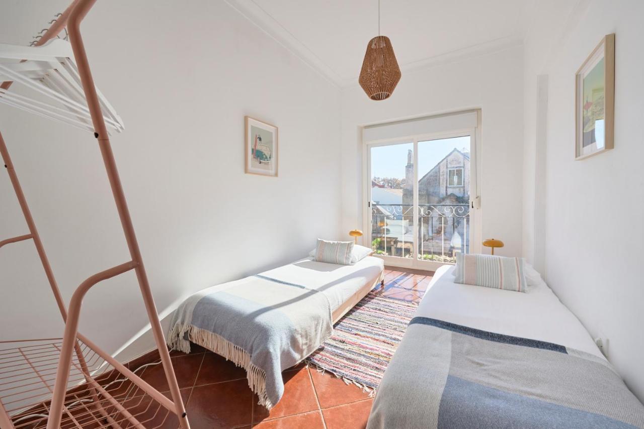 Central & Sunny 2Br Apt Near Beach, By Timecooler Setúbal Exteriör bild