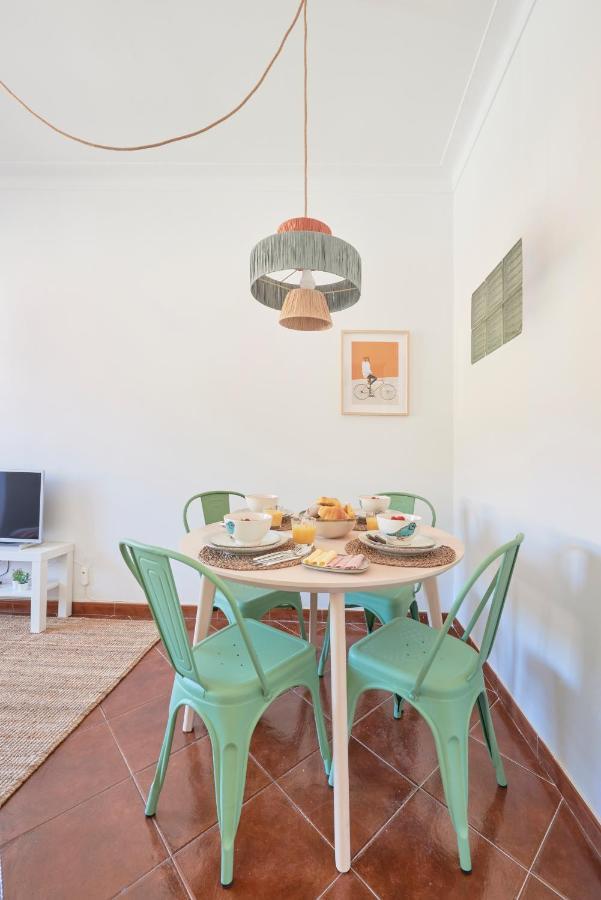 Central & Sunny 2Br Apt Near Beach, By Timecooler Setúbal Exteriör bild