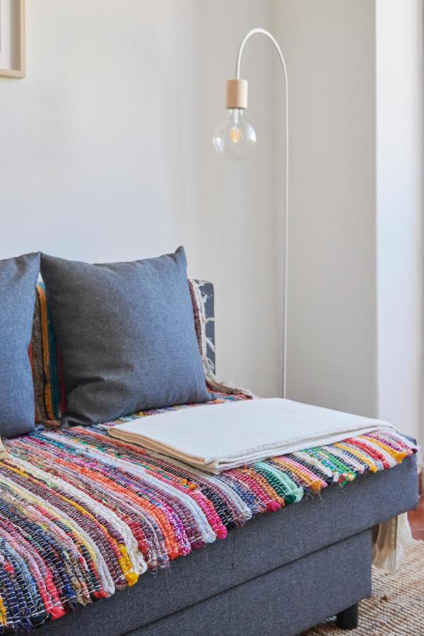 Central & Sunny 2Br Apt Near Beach, By Timecooler Setúbal Exteriör bild