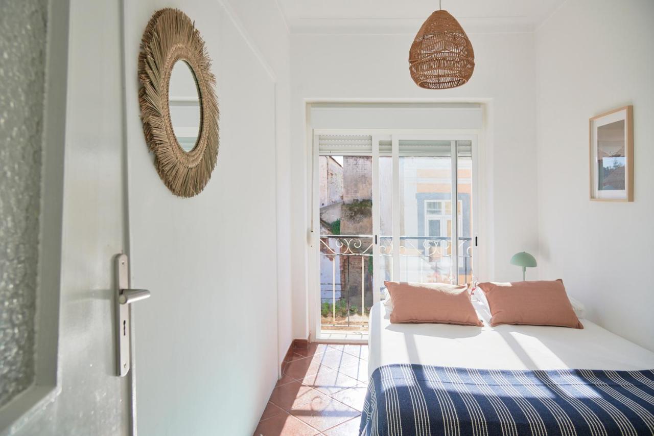 Central & Sunny 2Br Apt Near Beach, By Timecooler Setúbal Exteriör bild
